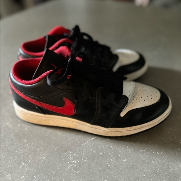 Jordan 1 low size 6.5 - Picture 2 of 4